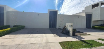 13_2381 | En Renta muy Bonita Casa Amueblada, Residencial Privanzas | Angulo Bienes Raíces