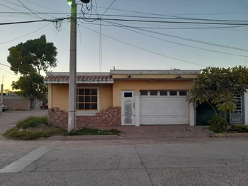 CASA EN VENTA EN ESQUINA RESIDENCIAL DEL VALLE