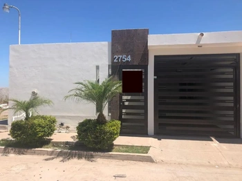 5_2165 | CASA EN VENTA FRACC 10 DE MAYO | Angulo Bienes Raíces