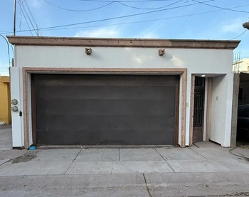5_2807 | CASA EN VENTA FRACC SANTA CECILIA | Angulo Bienes Raíces