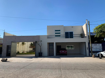 5_1561 | RESIDENCIA CON ALBERCA | Angulo Bienes Raíces
