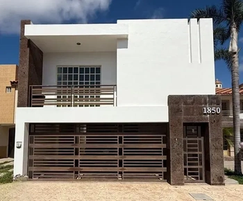 5_2983 | CASA EN RENTA FRACC LOS ALMENDROS | Angulo Bienes Raíces