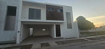 15_3015 | CASA NUEVA EN VENTA  FRACC SANTA TERESA | Angulo Bienes Raíces