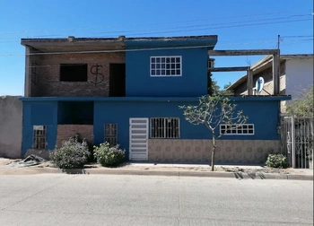 14_2076 | CASA EN VENTA | Angulo Bienes Raíces